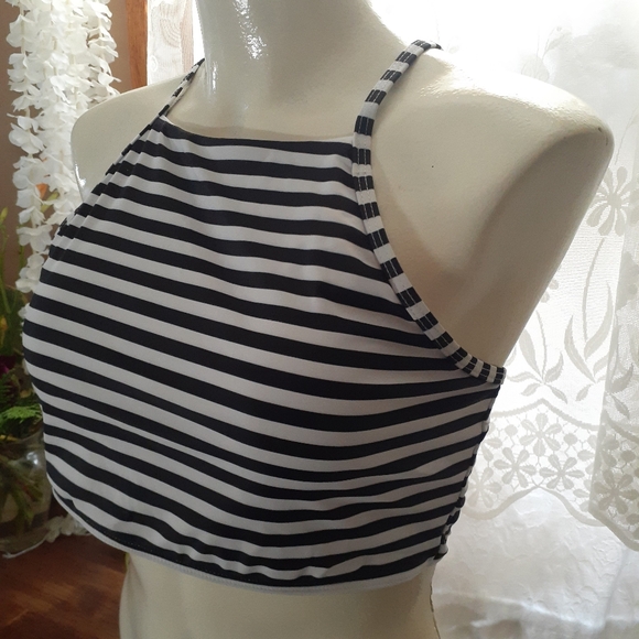 NWT {2 Bikini Tops} Shekini Large - Picture 10 of 16